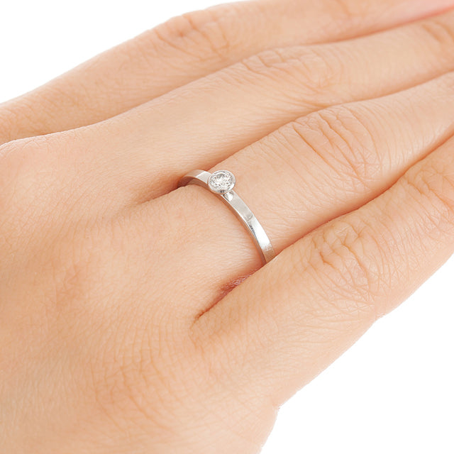 “earnest”<br>Diamond Ring<br>ダイヤモンドリング<br>（701A）