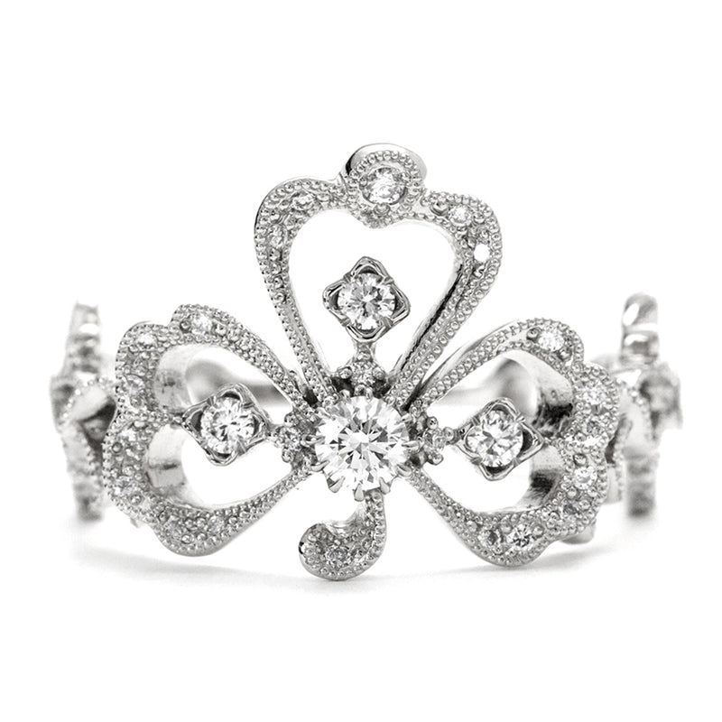 “Trois Feuilles”<br>Diamond Ring<br>ダイヤモンドリング<br>（1044A）