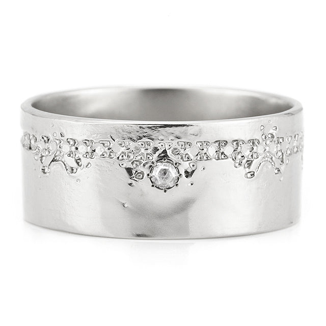 “SIRUSI”<br>Diamond Ring, Large<br>ダイヤモンドリング L<br>（722A）