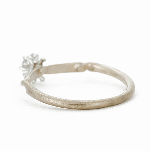 “Eternal Rose”<br>Diamond Ring<br>ダイヤモンドリング<br>（730D）