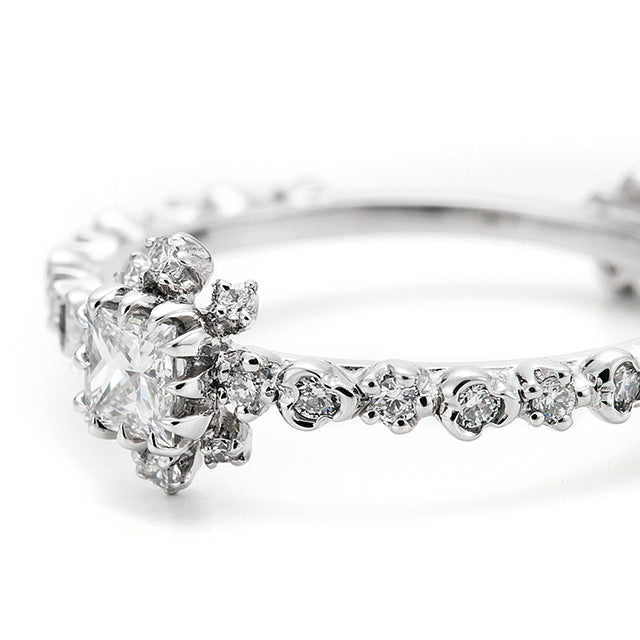 “snow crystal”<br>Graded Diamond Ring<br>ダイヤモンドリング<br>（853APR2）