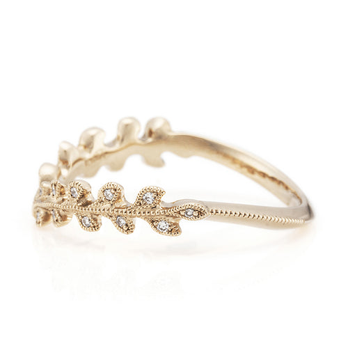 “Olive”<br>ダイヤモンドリング<br>Diamond Ring<br>（1085A）