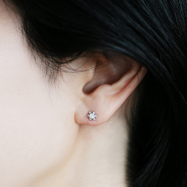 1488A ダイヤモンドピアス “Gardenia” Diamond pierced-earrings – AbHeri オンラインショップ