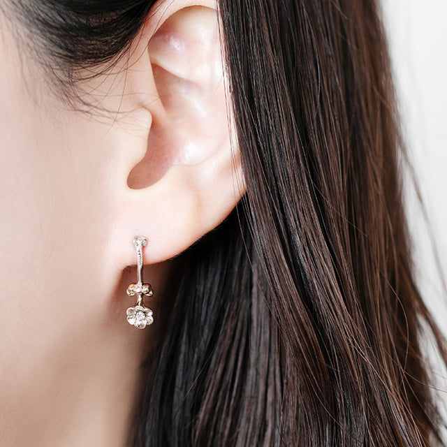 “Anemone”<br>Diamond Earrings<br>ダイヤモンドピアス<br>（1518A）