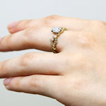 “Waltz of the Flowers”<br>Diamond Ring<br>ダイヤモンドリング<br>（1058A）