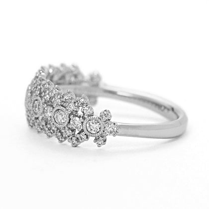 “SIRUSI”<br>Half Eternity<br>Diamond Ring<br>ダイヤモンドリング<br>（729C）