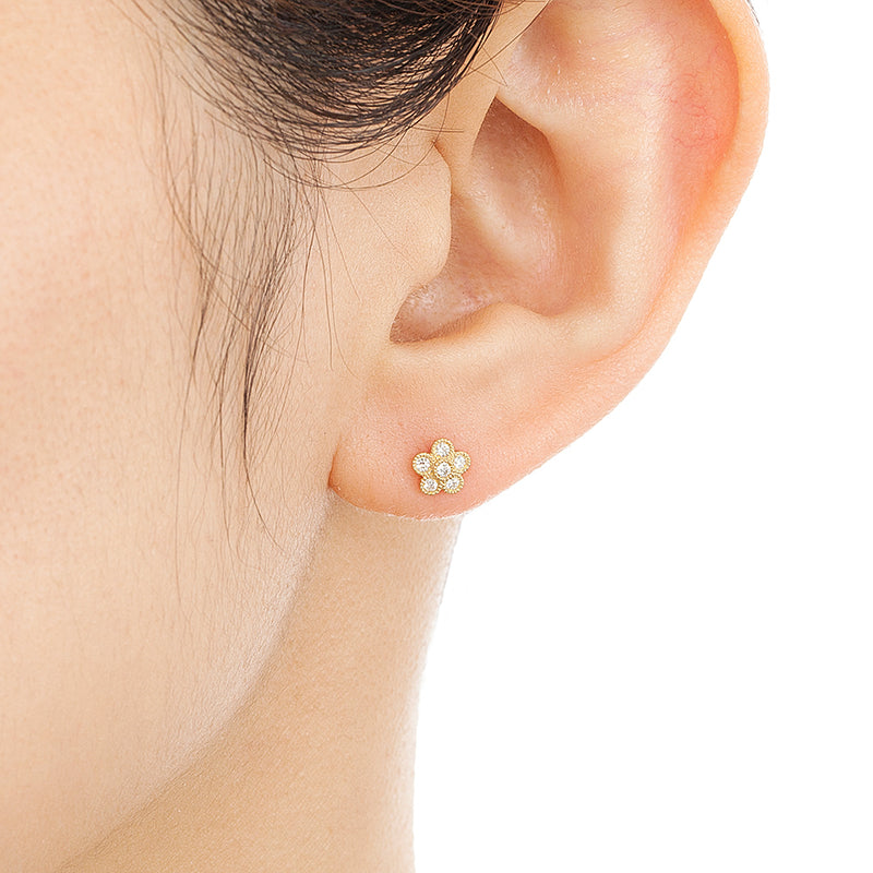 210D Diamond pierced-earrings – AbHeri オンラインショップ