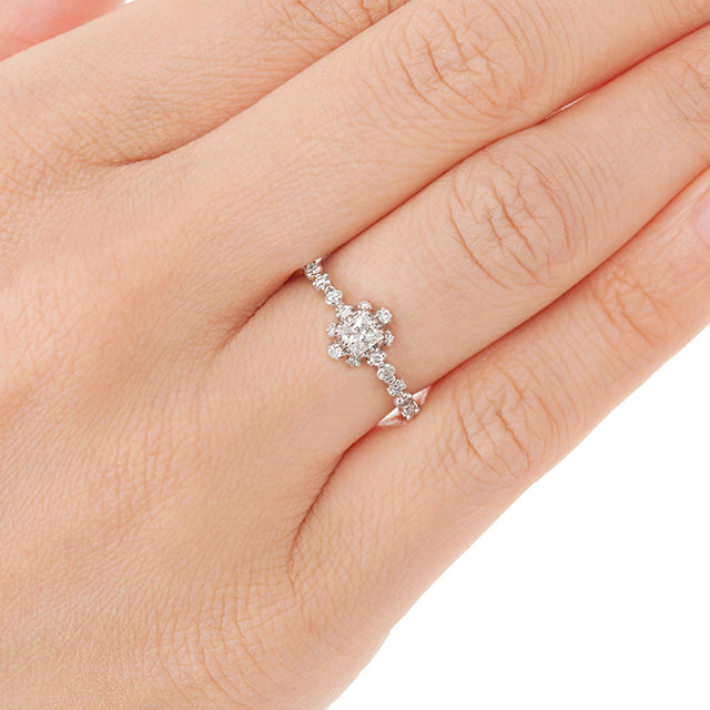 “snow crystal”<br>Graded Diamond Ring<br>ダイヤモンドリング<br>（853APR2）