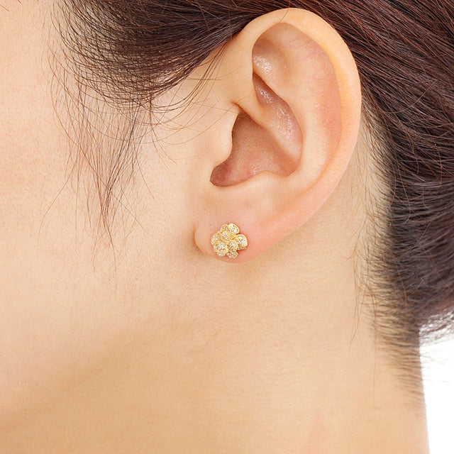 “Under the Rose”<br>Diamond Earrings<br>ダイヤモンドピアス<br>（1214A）