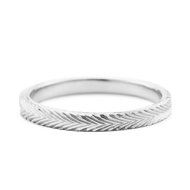 “Herringbone”<br>Ring, Medium<br>リング M<br>（712A）