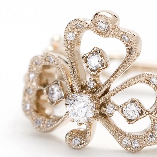 “Trois Feuilles”<br>Diamond Ring<br>ダイヤモンドリング<br>（1044A） abheri-jpstore